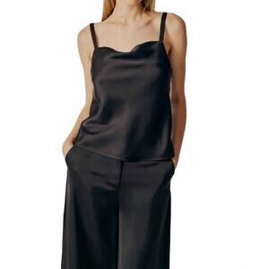 NEW DÈLUC syringa satin top in black